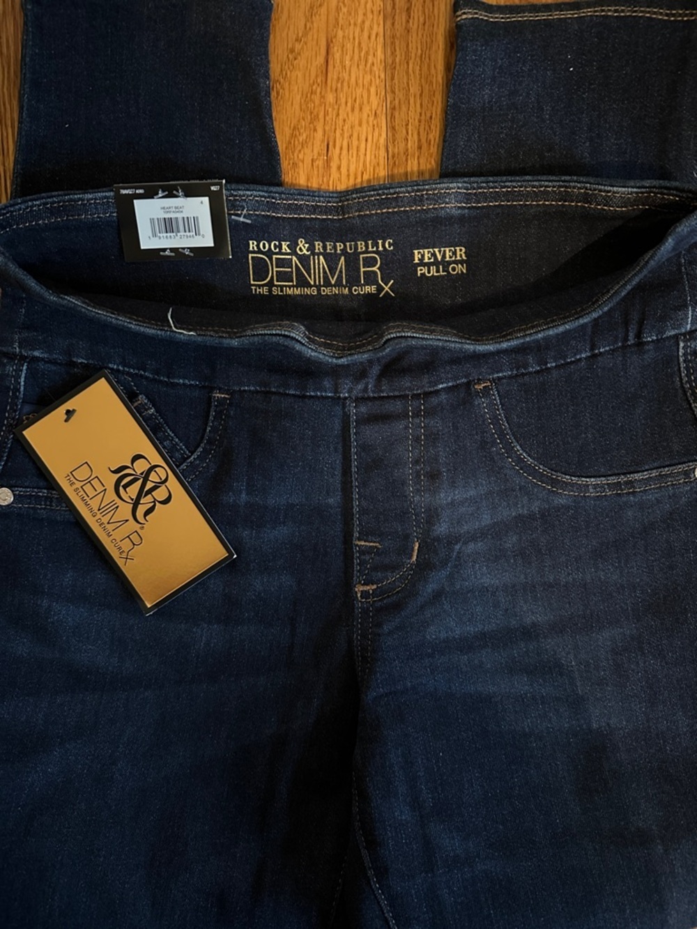 Rock & Republic Fever Pull On Crop Denim RX Slimming Jeans Heartbeat size 4 NWT